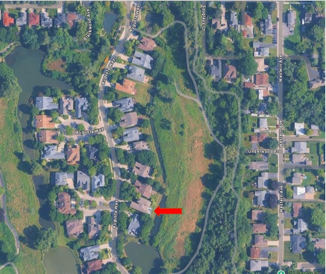 2471 Augusta Way, Highland Park, IL 60035 - aerial overview of property's location featuring nearby suburban area