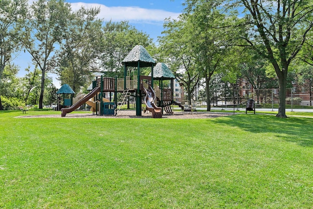263 S Clubhouse Dr Unit 126, Palatine, IL 60074 - communal playground with a yard