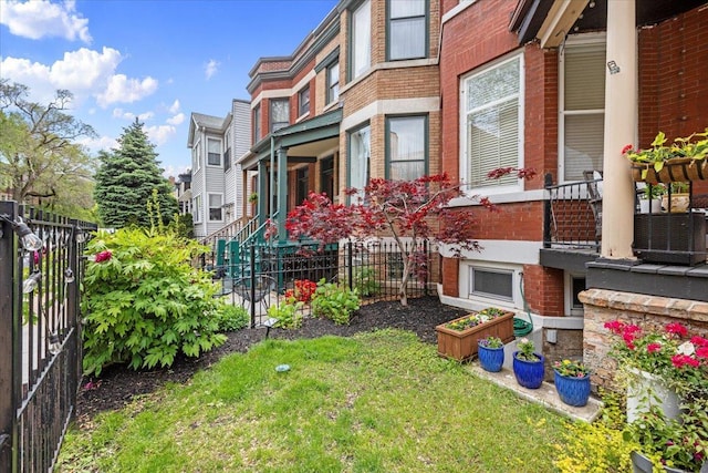 3828 N Wilton Ave, Chicago, IL 60613 - view of yard
