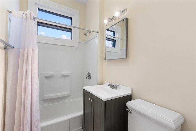 3357 S Oakley Ave, Chicago, IL 60608 - bathroom featuring shower / bath combo, vanity, and toilet
