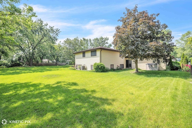 1213 Ryson Ct, Wheaton, IL 60189 - view of green lawn