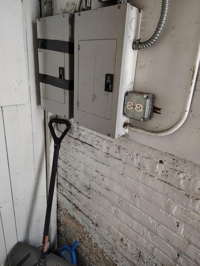 2240 W 50th Pl, Chicago, IL 60609 - utility room featuring electric panel