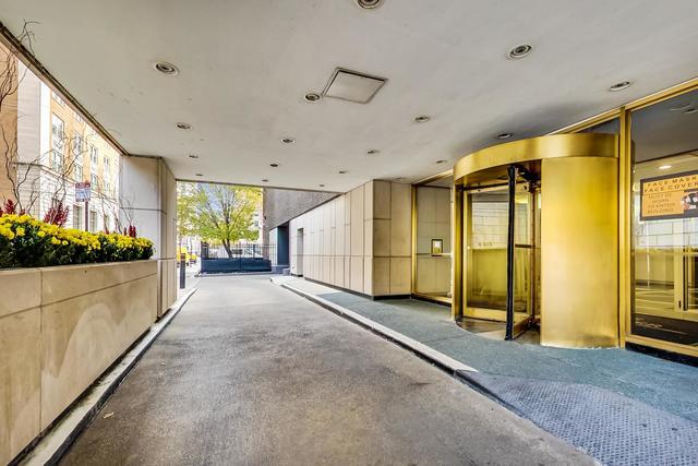 21 W Goethe St Unit 18D, Chicago, IL 60610 - building lobby with recessed lighting