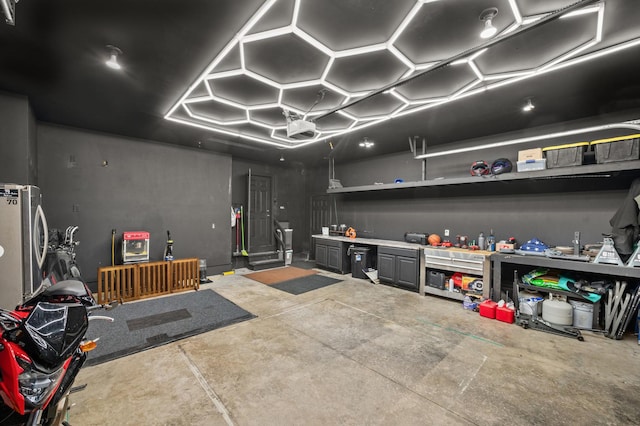 1125 Oxford Cir, Sycamore, IL 60178 - garage with a workshop area