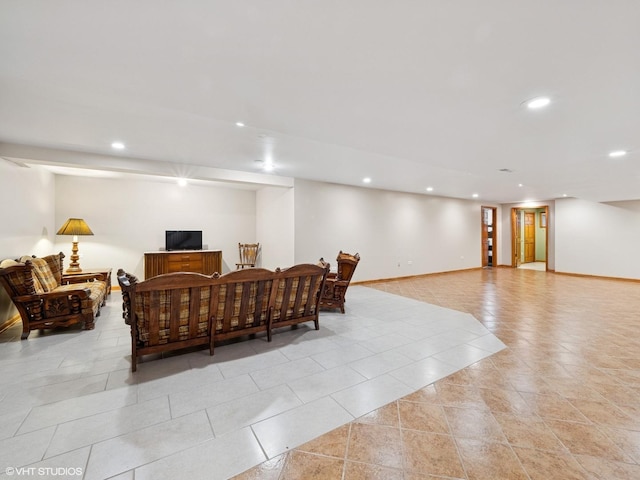 1520 Grant St, Schaumburg, IL 60193 - living room featuring recessed lighting
