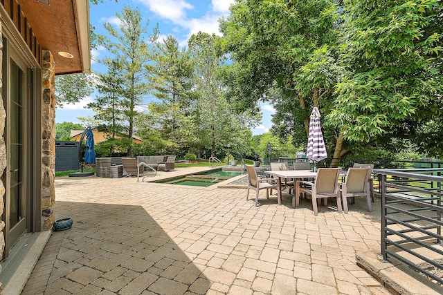 2500 Wahoo Ct, Morris, IL 60450 - view of patio with outdoor dining area