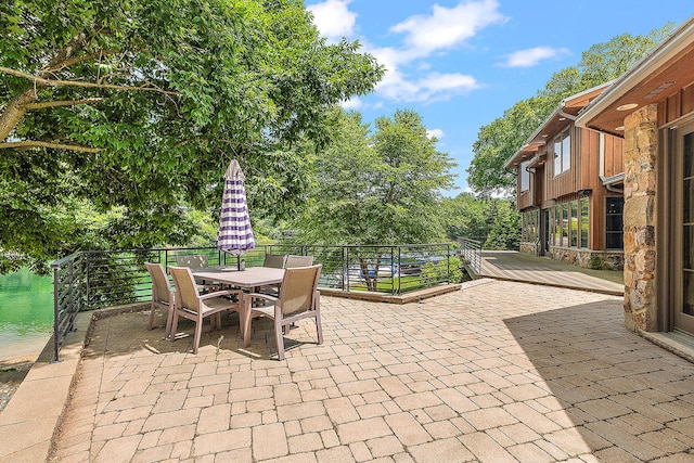 2500 Wahoo Ct, Morris, IL 60450 - view of patio featuring outdoor dining area