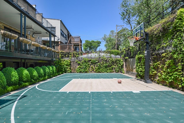 2123 N Bissell St, Chicago, IL 60614 - view of basketball court with basketball hoop