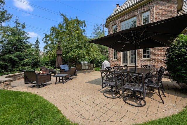 1088 Dunstan Rd, Geneva, IL 60134 - view of patio with area for grilling and outdoor dining space