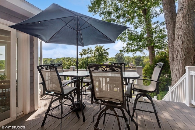 6N142 Riverside Dr, Saint Charles, IL 60175 - wooden terrace with outdoor dining area