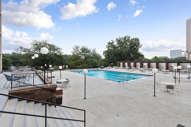 5455 N Sheridan Rd Unit 3409, Chicago, IL 60640 - community pool with a patio