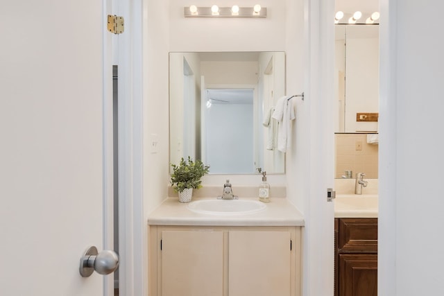 5400 S Hyde Park Blvd Unit 10C, Chicago, IL 60615 - bathroom with vanity