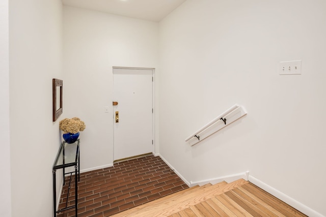 5400 S Hyde Park Blvd Unit 10C, Chicago, IL 60615 - entryway with baseboards and wood finished floors