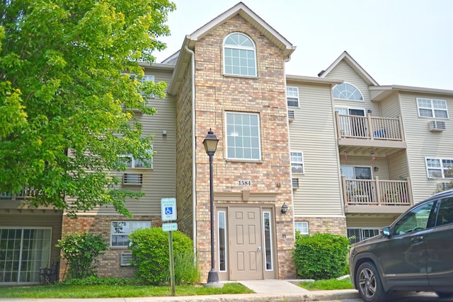 1584 W Crystal Rock Ct Unit 2B, Round Lake Beach, IL 60073 - photo 1