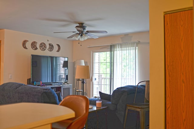 1584 W Crystal Rock Ct Unit 2B, Round Lake Beach, IL 60073 - photo 3