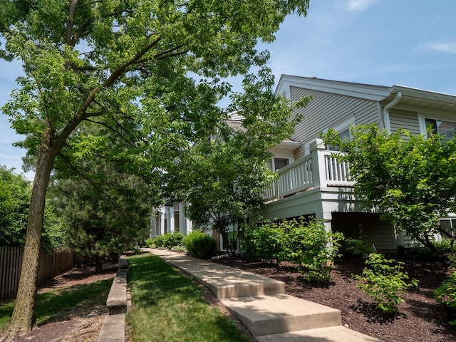 1052 Mayfield Dr, Glendale Heights, IL 60139 - photo 2