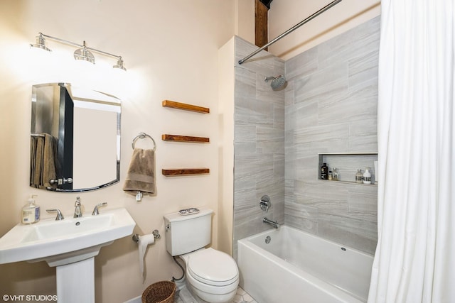 1243 S Wabash Ave Unit 302, Chicago, IL 60605 - full bathroom featuring shower / tub combo with curtain and toilet