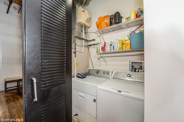 1243 S Wabash Ave Unit 302, Chicago, IL 60605 - laundry area featuring washing machine and dryer and dark wood finished floors