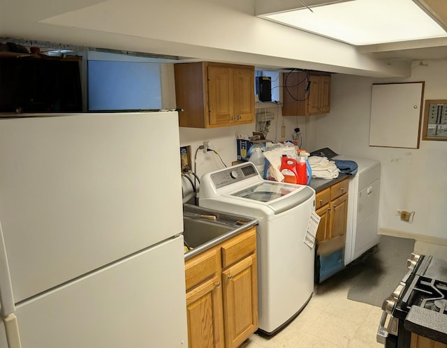 301 N Redfield Ct, Park Ridge, IL 60068 - washroom featuring washer and dryer and cabinet space