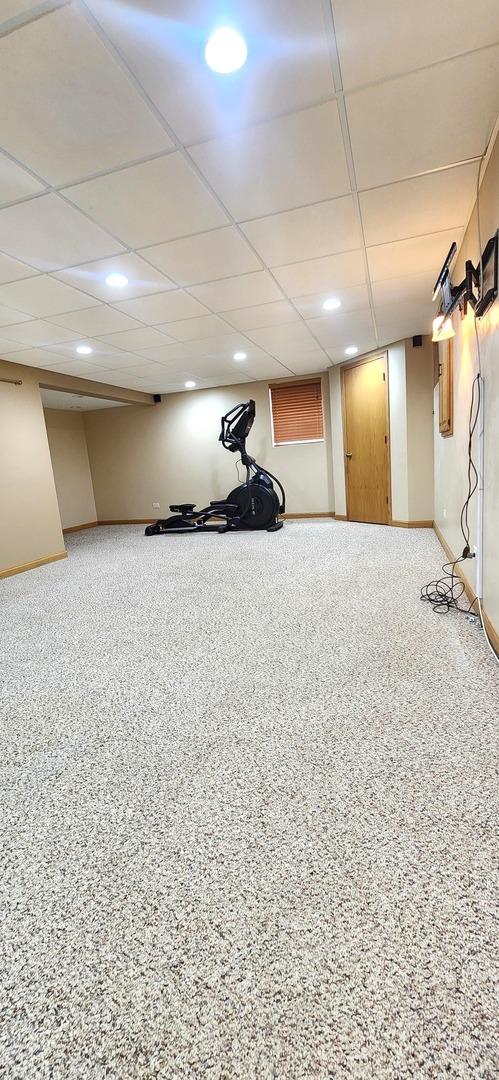 18068 Jason Ln, Lansing, IL 60438 - workout area featuring recessed lighting and baseboards