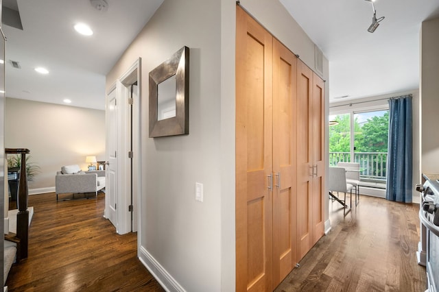 2757 N Wayne Ave Unit E, Chicago, IL 60614 - corridor with dark wood-type flooring, baseboards, and recessed lighting