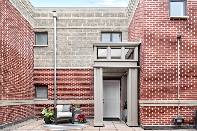 2757 N Wayne Ave Unit E, Chicago, IL 60614 - view of exterior entry with brick siding