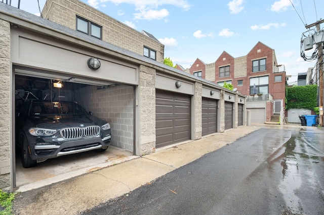 2757 N Wayne Ave Unit E, Chicago, IL 60614 - view of garage