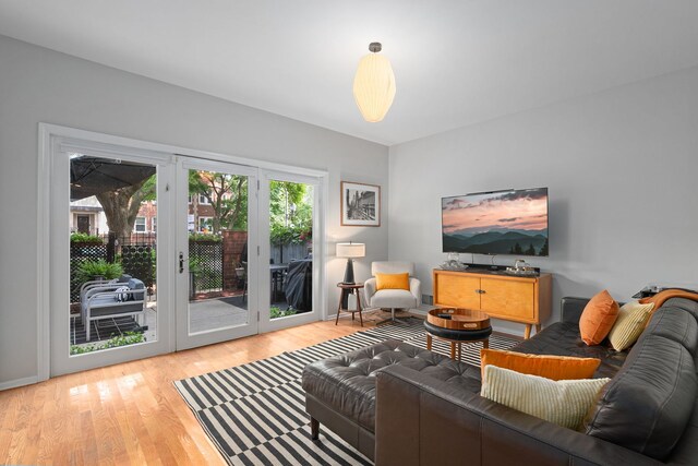 5844 N Hermitage Ave Unit B, Chicago, IL 60660 - living area featuring wood finished floors