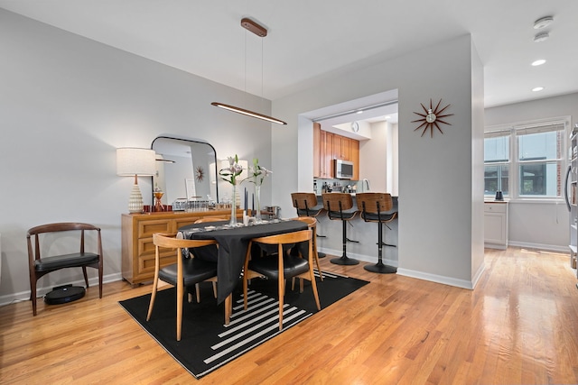 5844 N Hermitage Ave Unit B, Chicago, IL 60660 - dining area with light wood-type flooring and recessed lighting