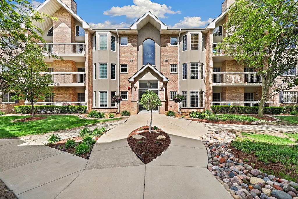 7779 Bristol Park Dr Unit 1Sw, Tinley Park, IL 60477 - photo 1