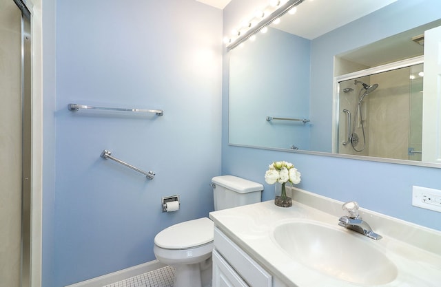 1149 Wheaton Oaks Dr Unit 0, Wheaton, IL 60187 - full bath featuring a shower with door and vanity