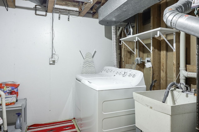 1149 Wheaton Oaks Dr Unit 0, Wheaton, IL 60187 - laundry room featuring independent washer and dryer