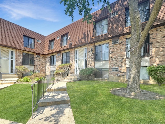 162 S Waters Edge Dr Unit 102, Glendale Heights, IL 60139 - photo 1