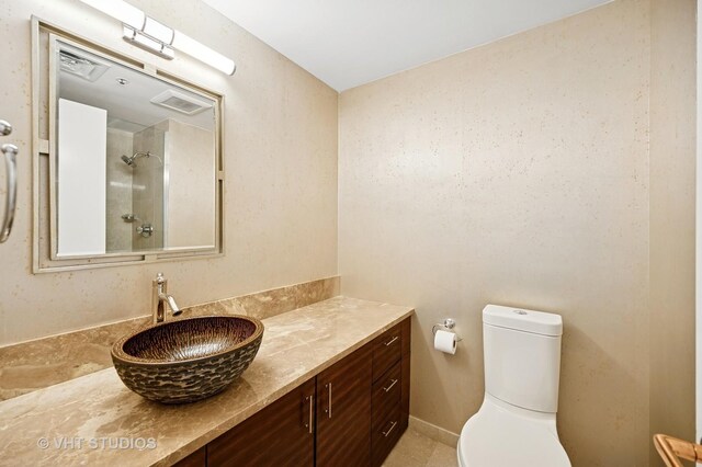 132 E Delaware Pl Unit 5106, Chicago, IL 60611 - bathroom with vanity and a shower