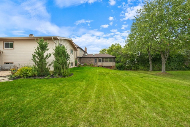773 Farnham Ln, Wheaton, IL 60189 - view of green lawn