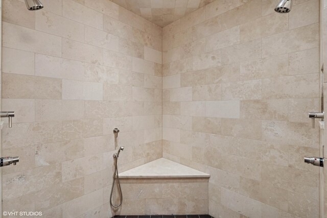 1230 W Cornelia Ave, Chicago, IL 60657 - bathroom featuring tiled shower