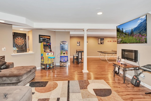 16924 Yearling Crossing Dr, Orland Park, IL 60467 - living area with wood finished floors, recessed lighting, and baseboards
