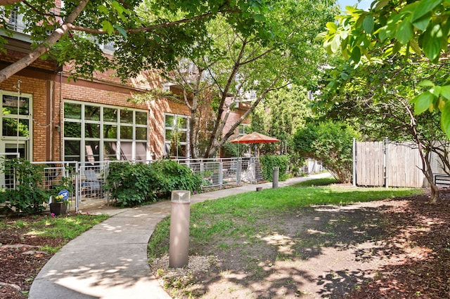 2111 W Churchill St Unit 112, Chicago, IL 60647 - view of yard