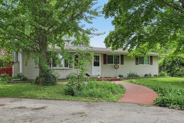 20214 Harmony Rd, Marengo, IL 60152 - ranch-style house with a front yard