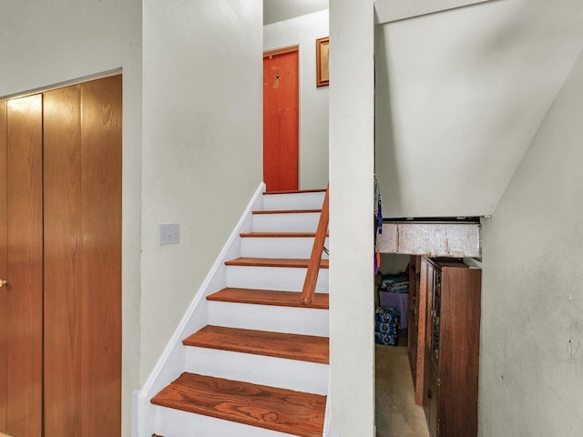 1518 Golfview Rd Unit 1, Rantoul, IL 61866 - view of stairway