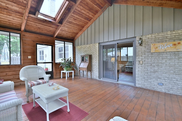 537 S Echo Ln, Palatine, IL 60067 - sunroom featuring healthy amount of natural light and a skylight