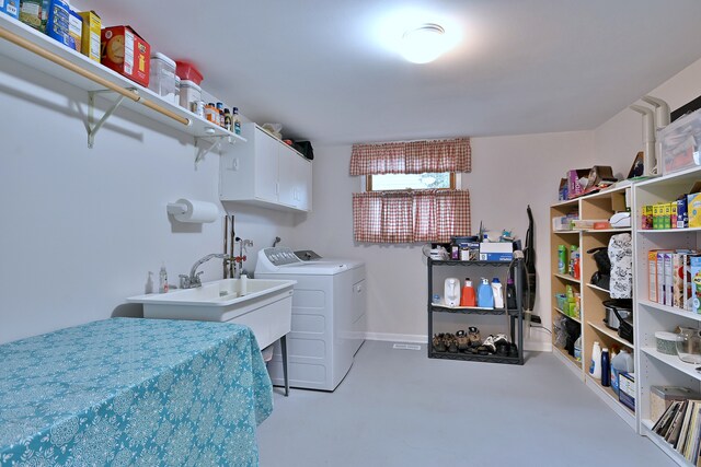 537 S Echo Ln, Palatine, IL 60067 - washroom featuring cabinet space and washer and clothes dryer