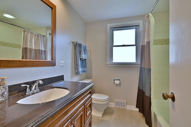 537 S Echo Ln, Palatine, IL 60067 - full bathroom featuring vanity, shower / bath combination with curtain, and tile patterned flooring