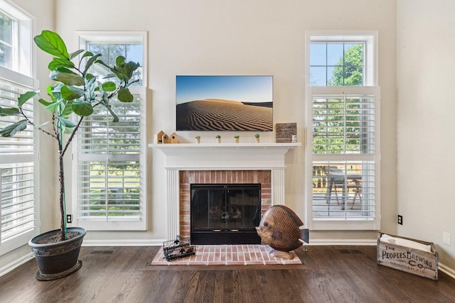 1714 Waverly Cir, Saint Charles, IL 60174 - living room featuring wood finished floors, a fireplace, and healthy amount of natural light