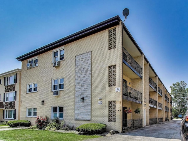 6468 N NW Hwy Unit A1, Chicago, IL 60631 - view of apartment building / complex