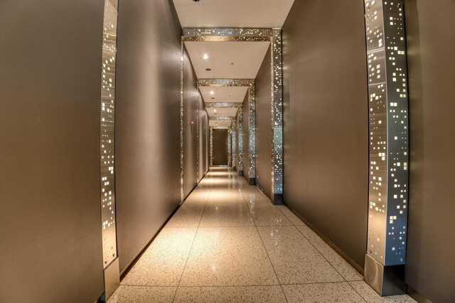 700 N Larrabee St Unit 1315, Chicago, IL 60654 - hallway with elevator