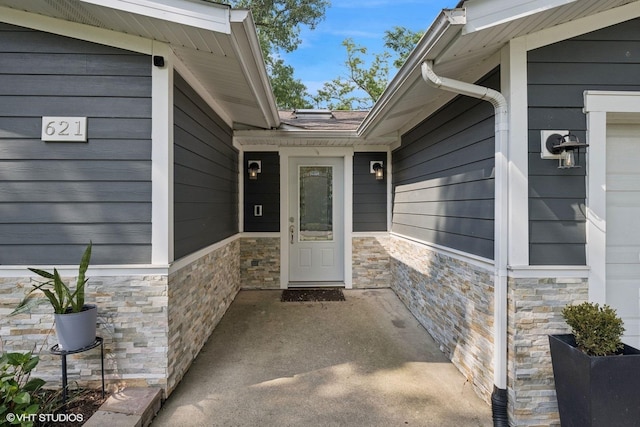 621 W 56th St, Hinsdale, IL 60521 - entrance to property featuring stone siding