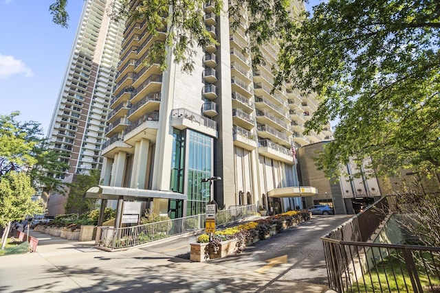 6007 N Sheridan Rd Unit 37H, Chicago, IL 60660 - view of apartment building / complex
