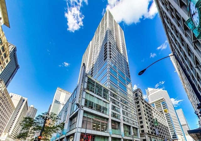 8 E Randolph St Unit 2702, Chicago, IL 60601 - view of building exterior with a view of city