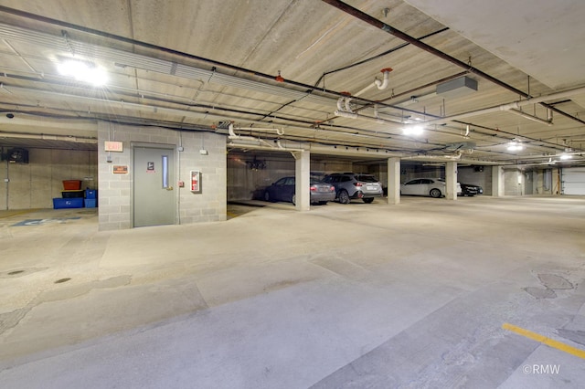 1259 W Lake St Unit 304, Addison, IL 60101 - view of parking deck